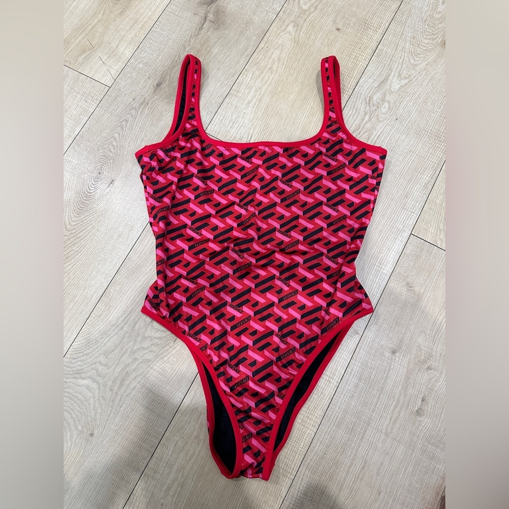 Versace Versace 'La Greca' Reversible One Piece swimsuit size 4 - Picture 7 of 13